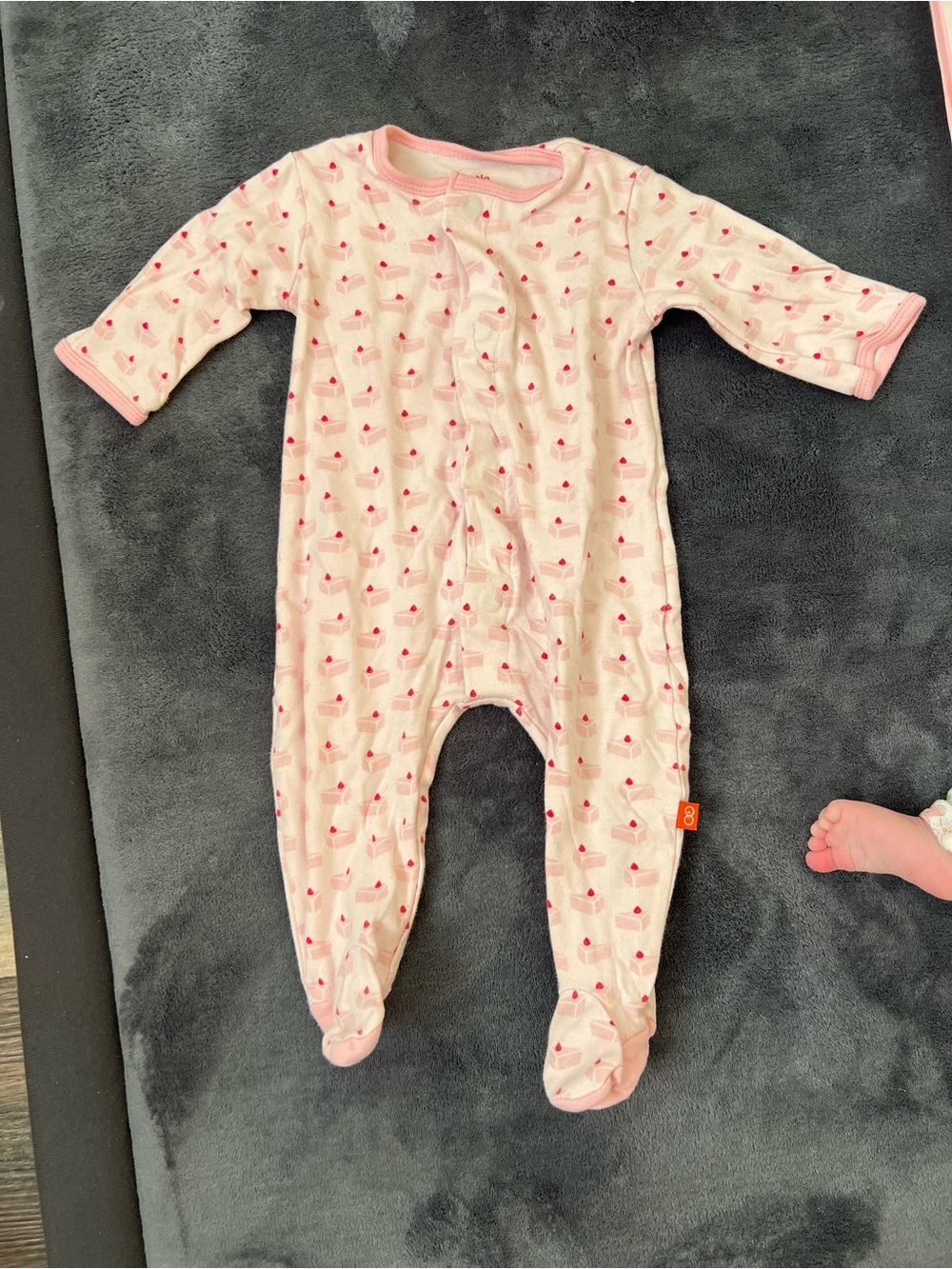 3-6 month MagneticMe pink birthday cake/pies sleeper